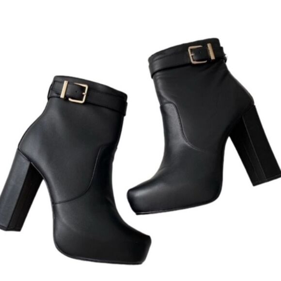 Express Black Genuine Leather ankle platform boots Gold buckleNWOB size 7 & 9.5 - Picture 1 of 10